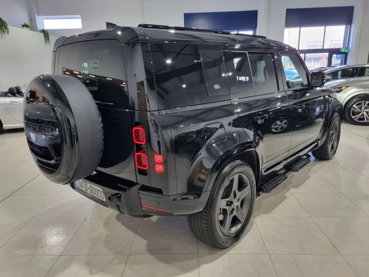 Land Rover Defender 6 Seater - Image 4
