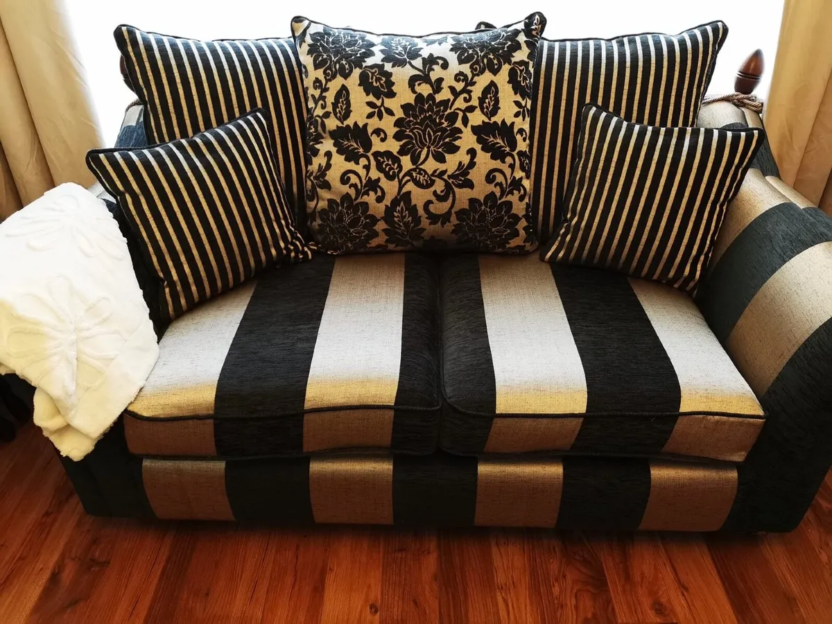Couch - Image 2