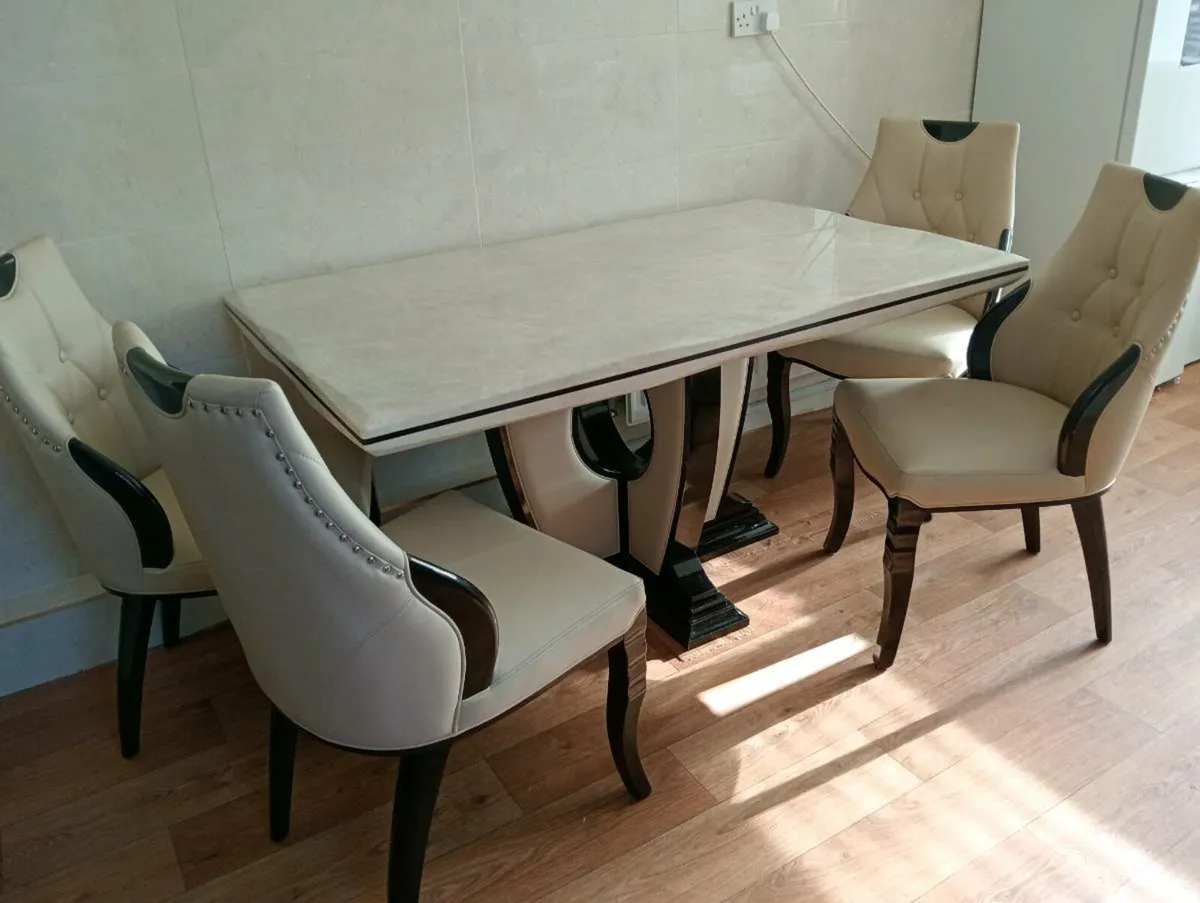 Marvel effect dining table  x,, 4 chairs - Image 2
