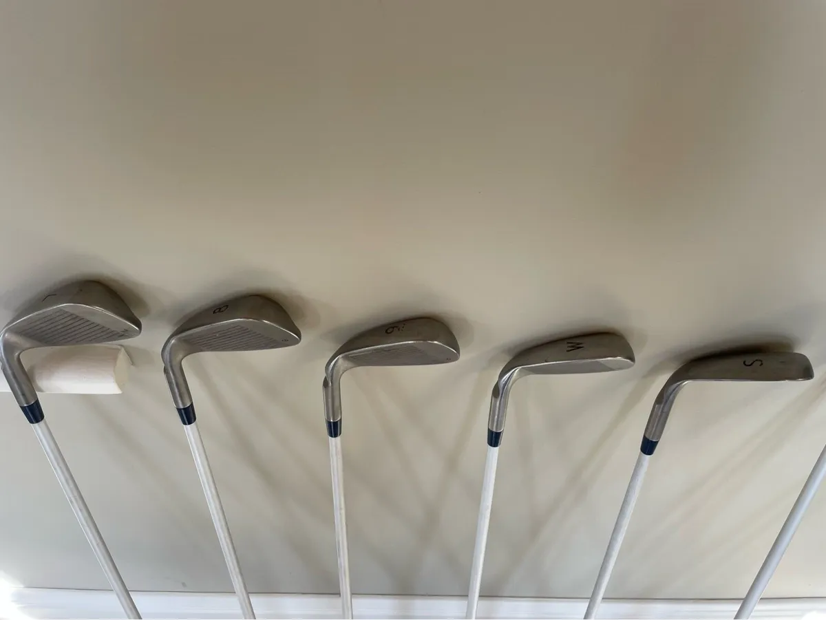 Ladies set of Ping GLE Golf Club Irons - Image 2
