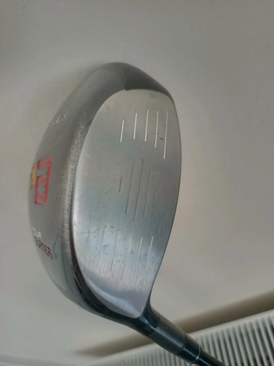 Taylormade golf driver. Right handed club. - Image 2