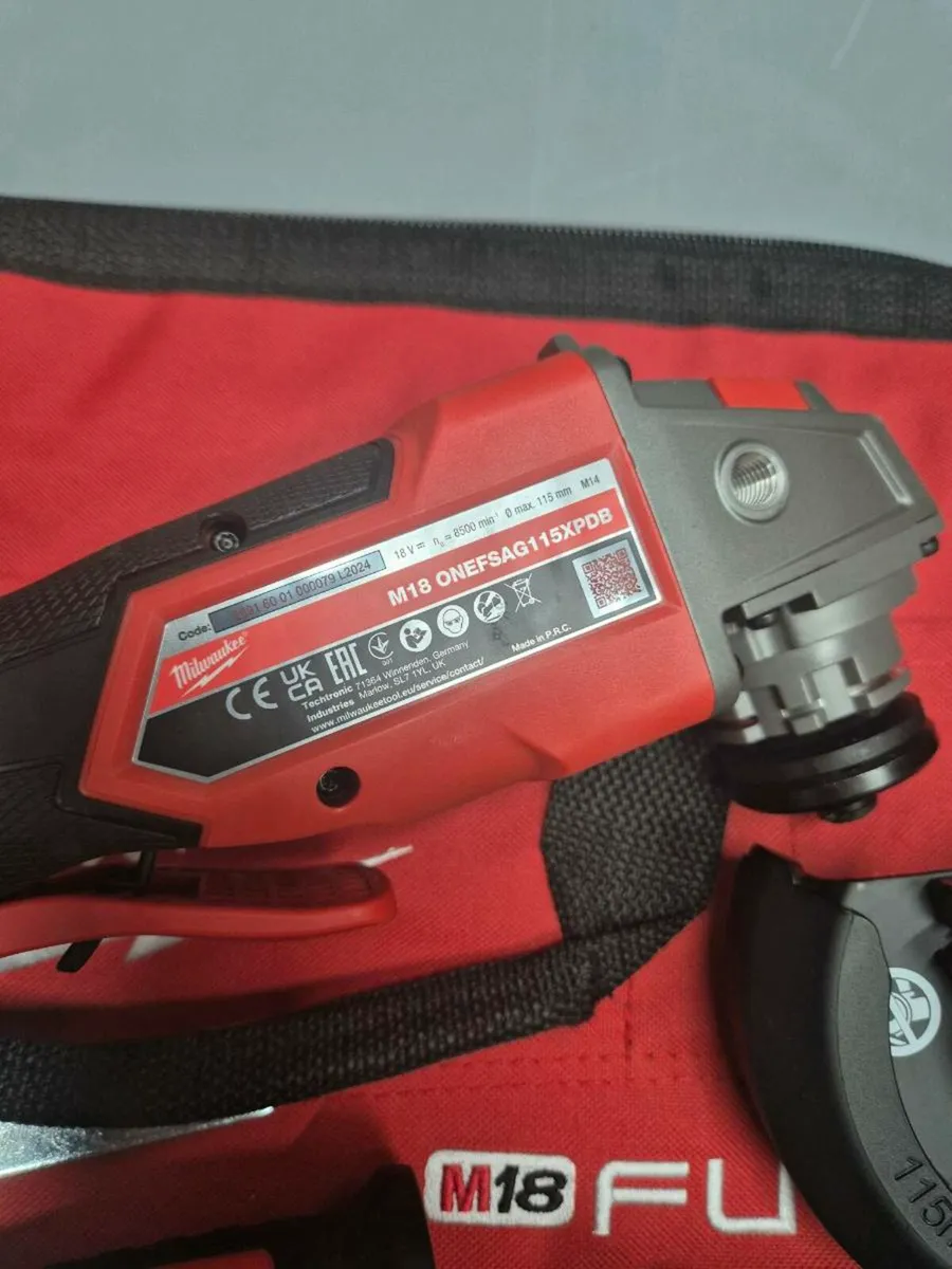 Milwaukee M18 Fuel 125mm OneKey Angle Grinder Kit - Image 4