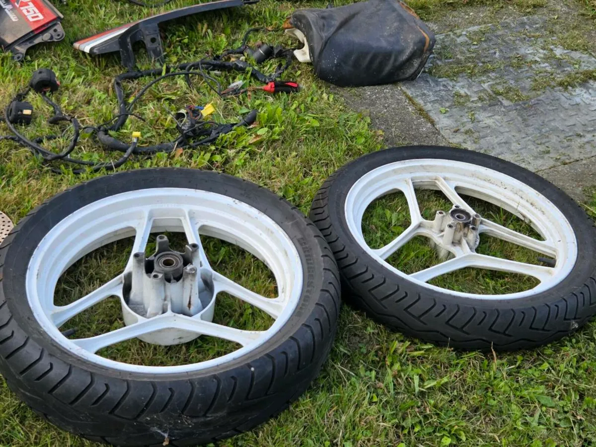 GSXR 750 Hypersport job lot / project - Image 4