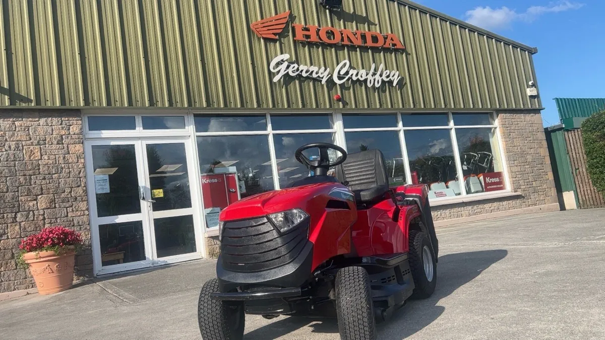 Mountfield 1530H Ride on Tractor Mower - Image 1