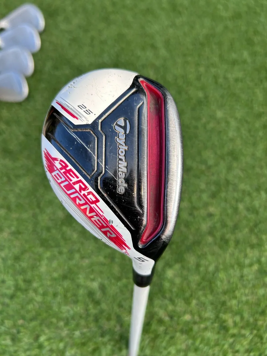 Set ladies Callaway and Taylormade golf clubs - Image 4