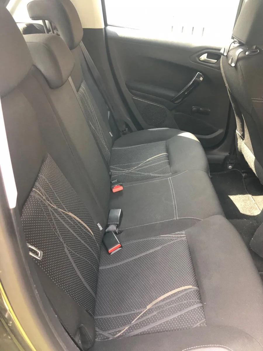 Peugeot 208 2013 1.4 hdi - Image 2