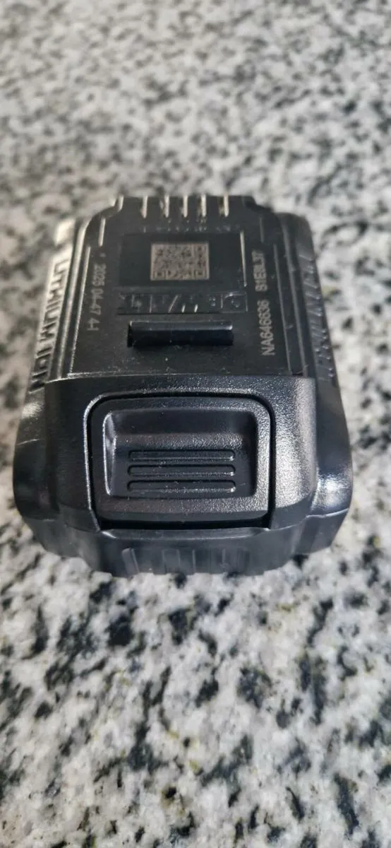 DeWalt McLaren 18V 5.0Ah Battery - Image 3
