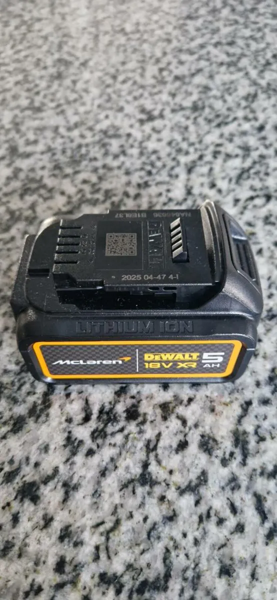 DeWalt McLaren 18V 5.0Ah Battery - Image 1