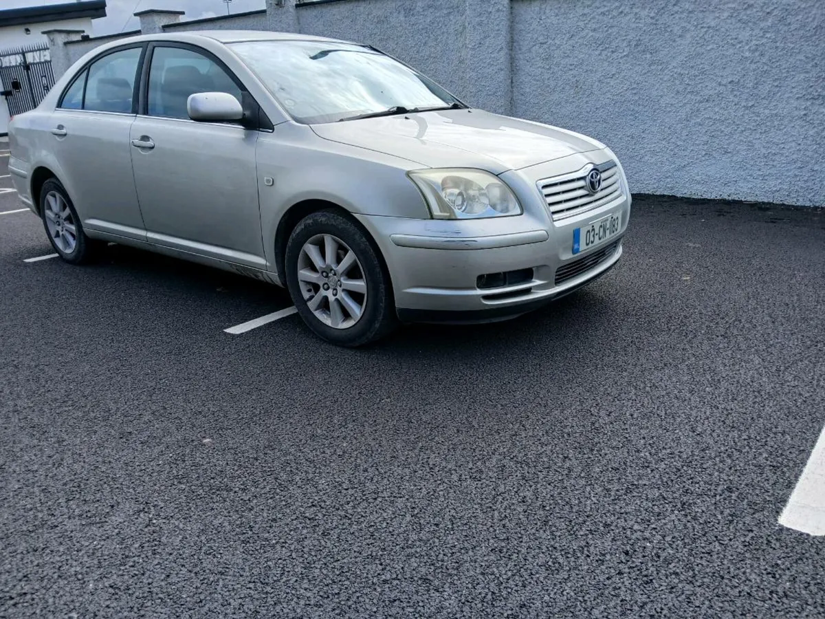 03 Toyota Avensis - Image 3