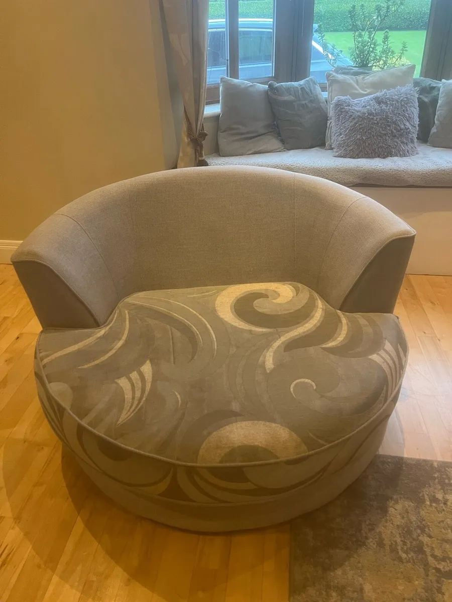 Round sofa - Image 1