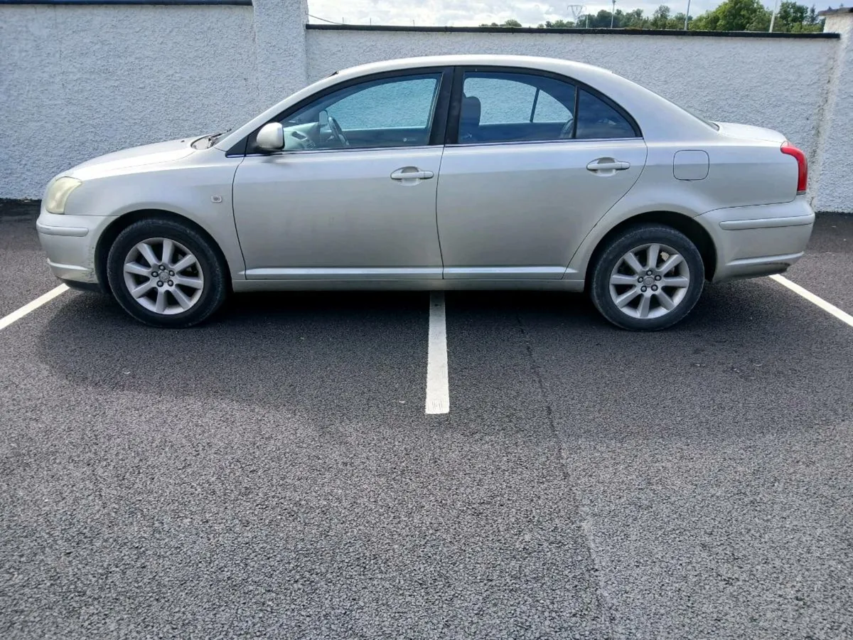 03 Toyota Avensis - Image 4