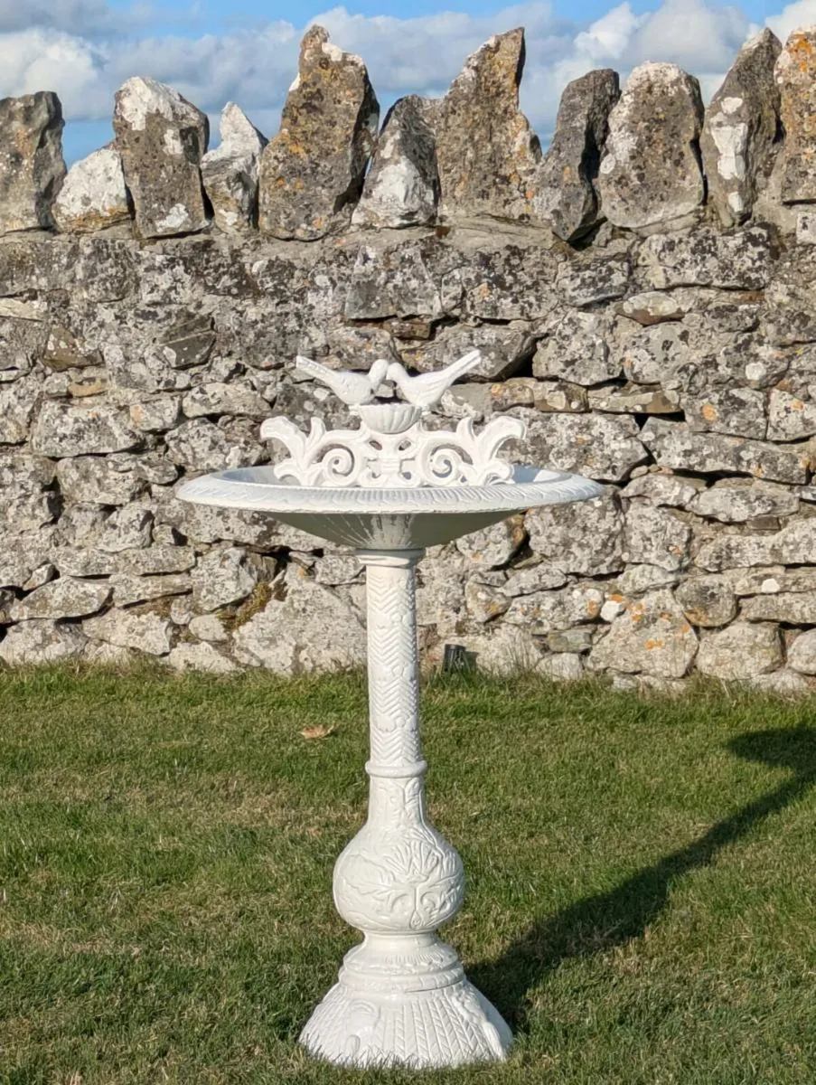 Cast iron Bird bath - Image 1