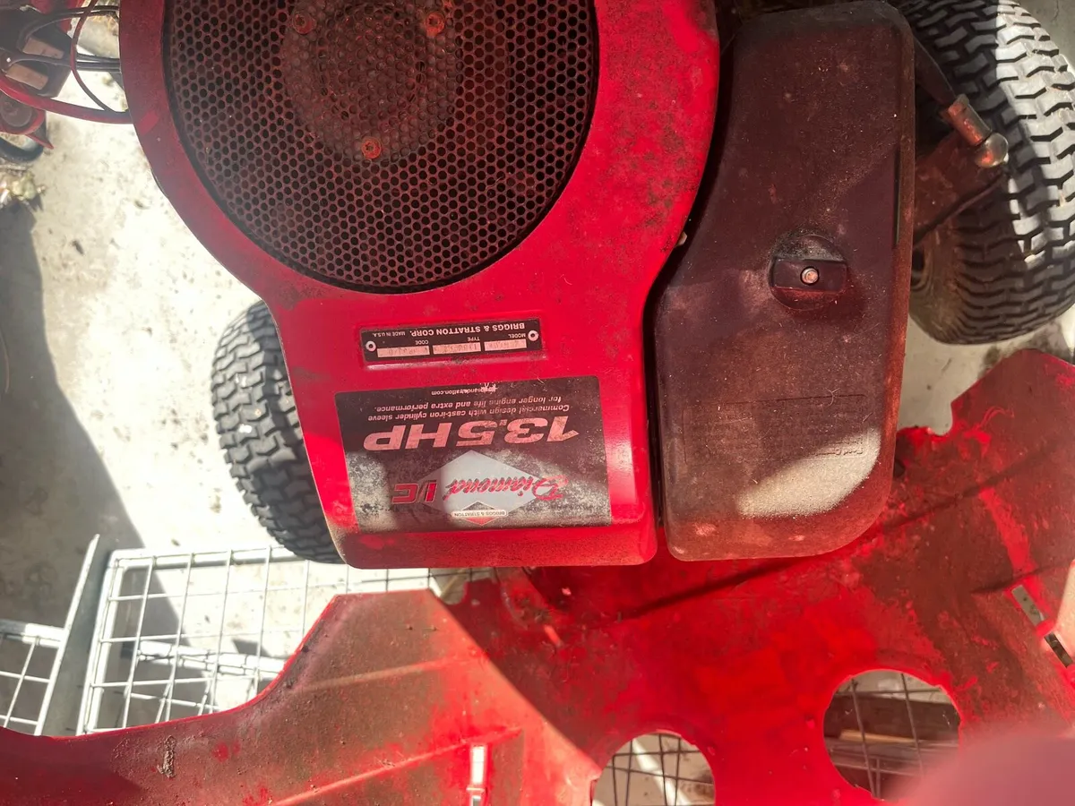 Ride on lawnmower - Image 2