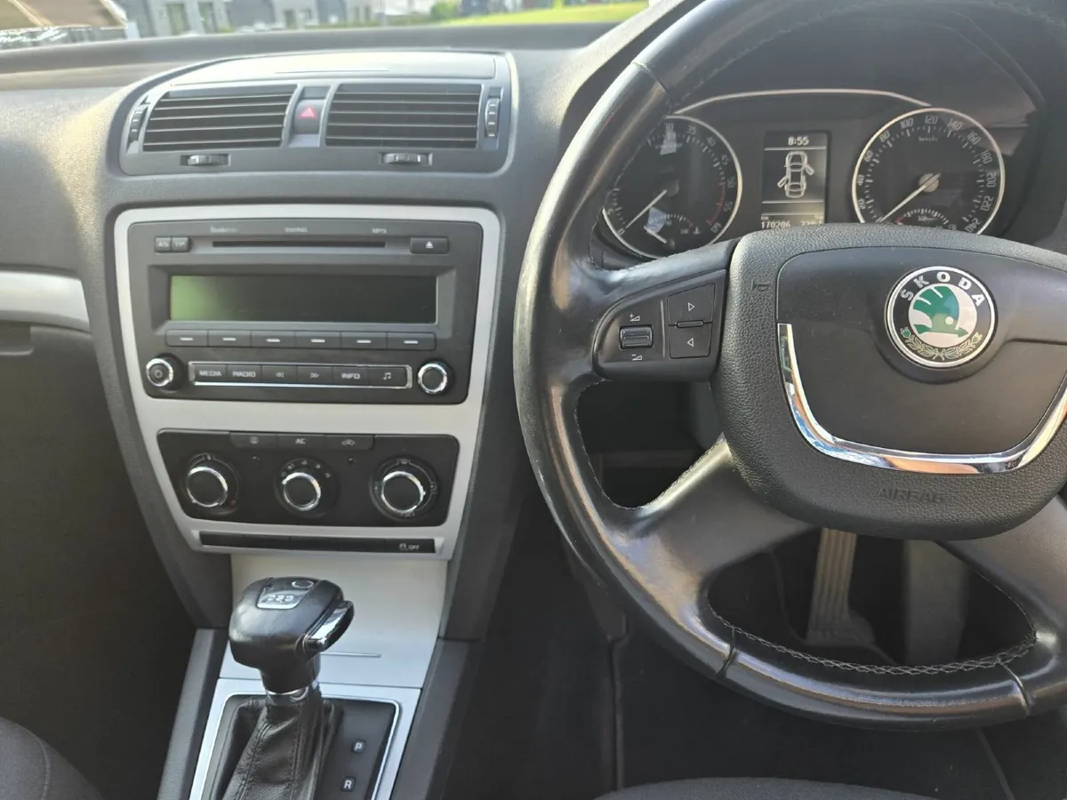 Skoda Octavia Auto 1.6L Auto - Image 3