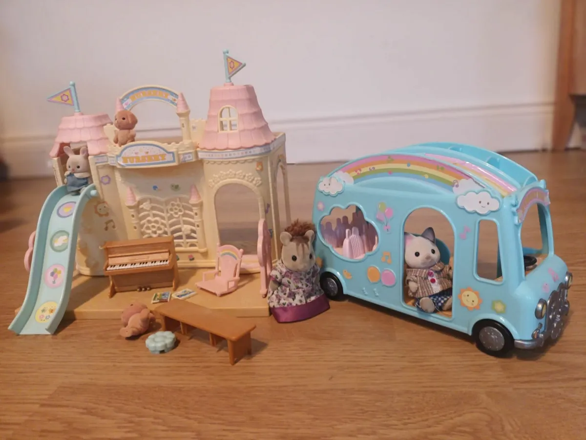 Sylvanian family bundle - Image 1