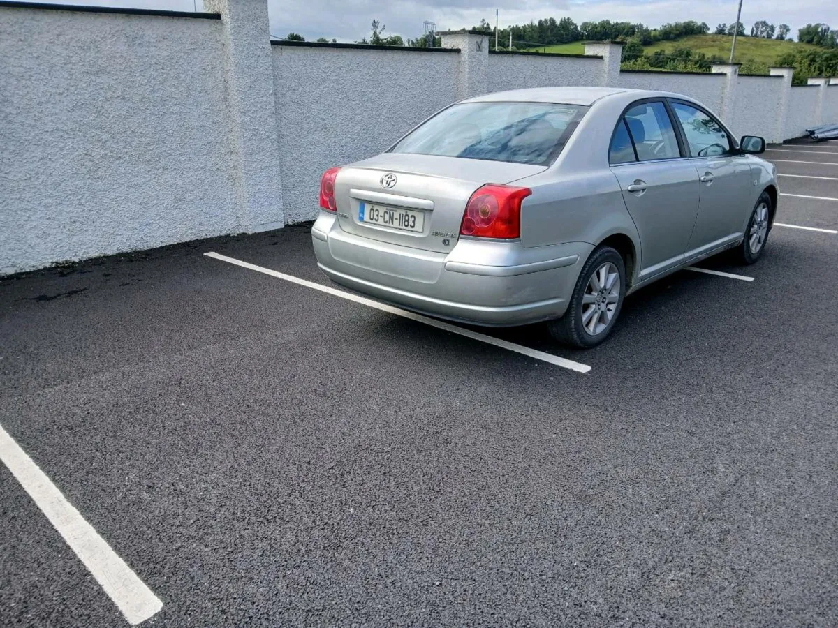 03 Toyota Avensis - Image 2