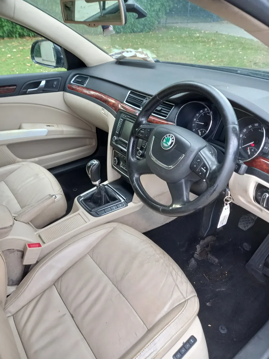 2010 Skoda Superb 2L Diesel - Image 4