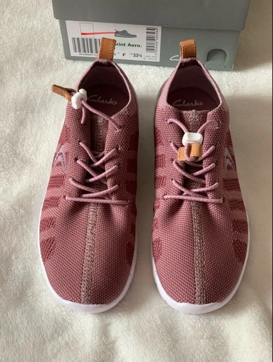 Clark’s shoes, size 1.5F - Image 2