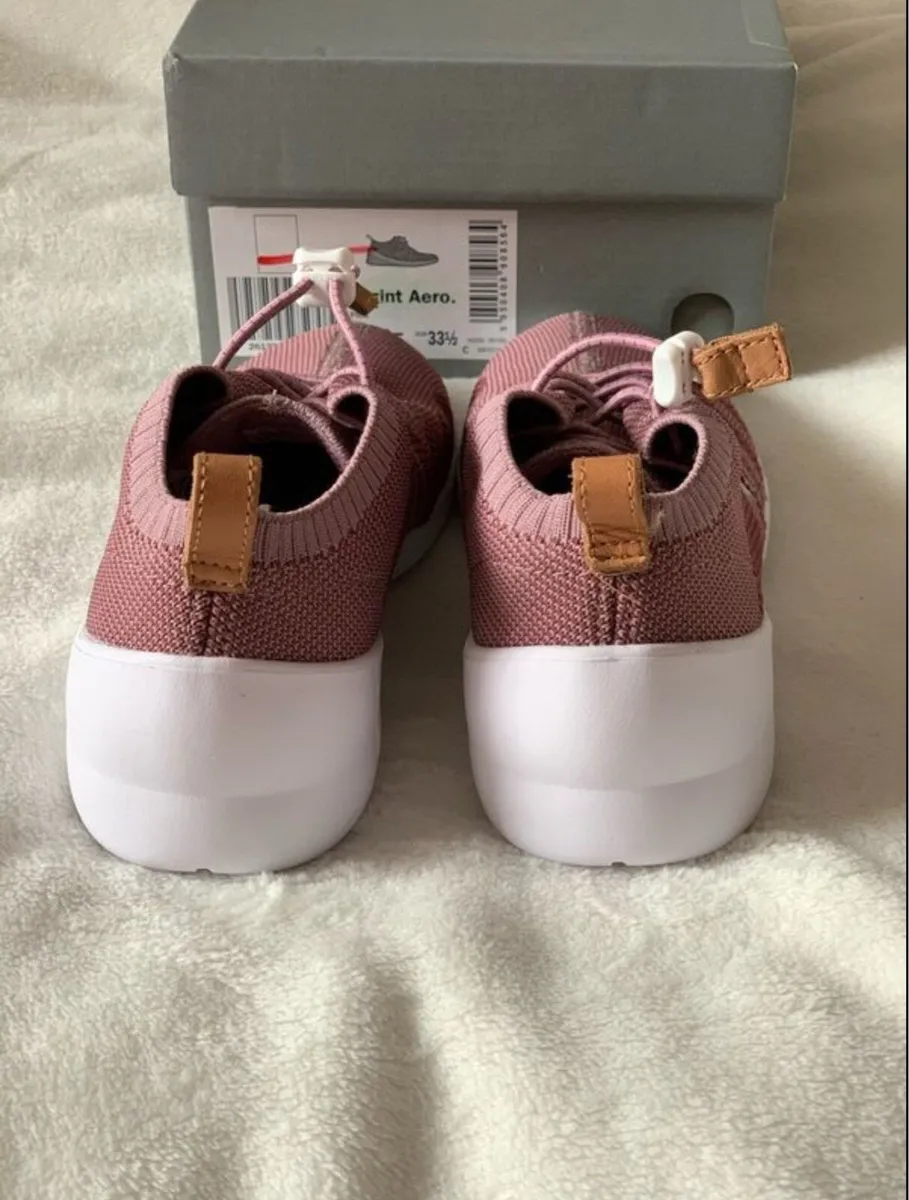 Clark’s shoes, size 1.5F - Image 3