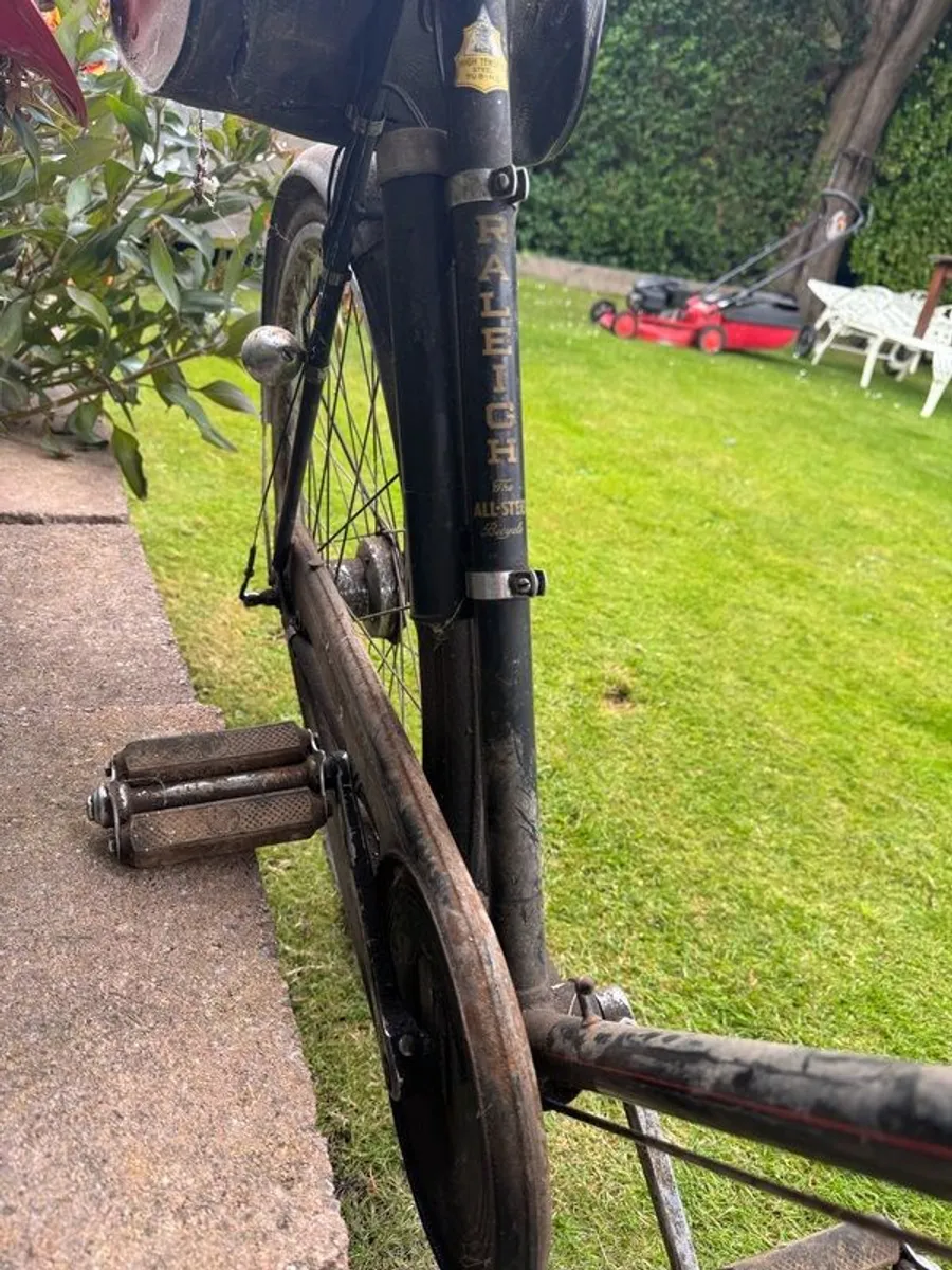 Vintage Raleigh steel bike - fully functional - Image 4