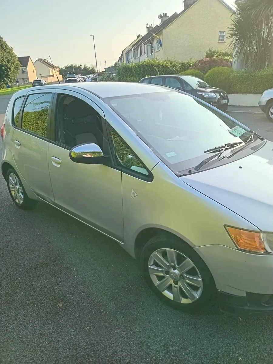Mitsubishi colt 2009 - Image 2