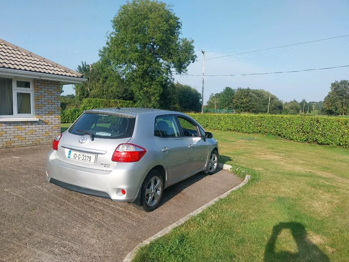 Toyota Auris Automatic - Image 2