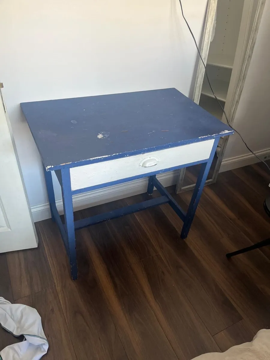 Desk - Image 2