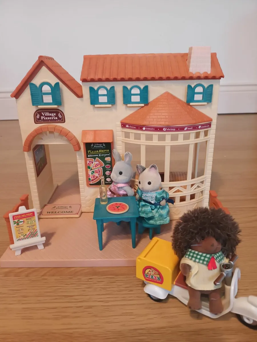Sylvanian family bundle - Image 1
