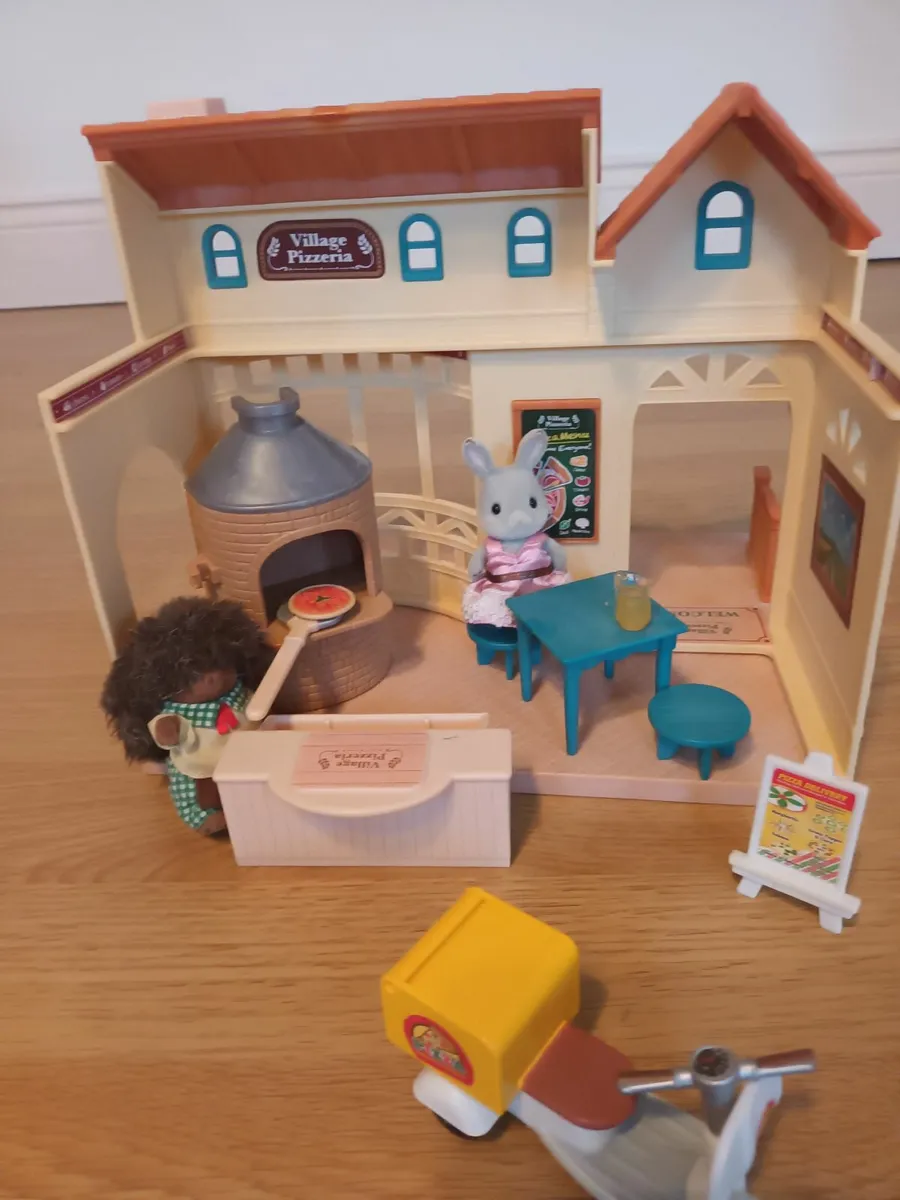 Sylvanian family bundle - Image 2