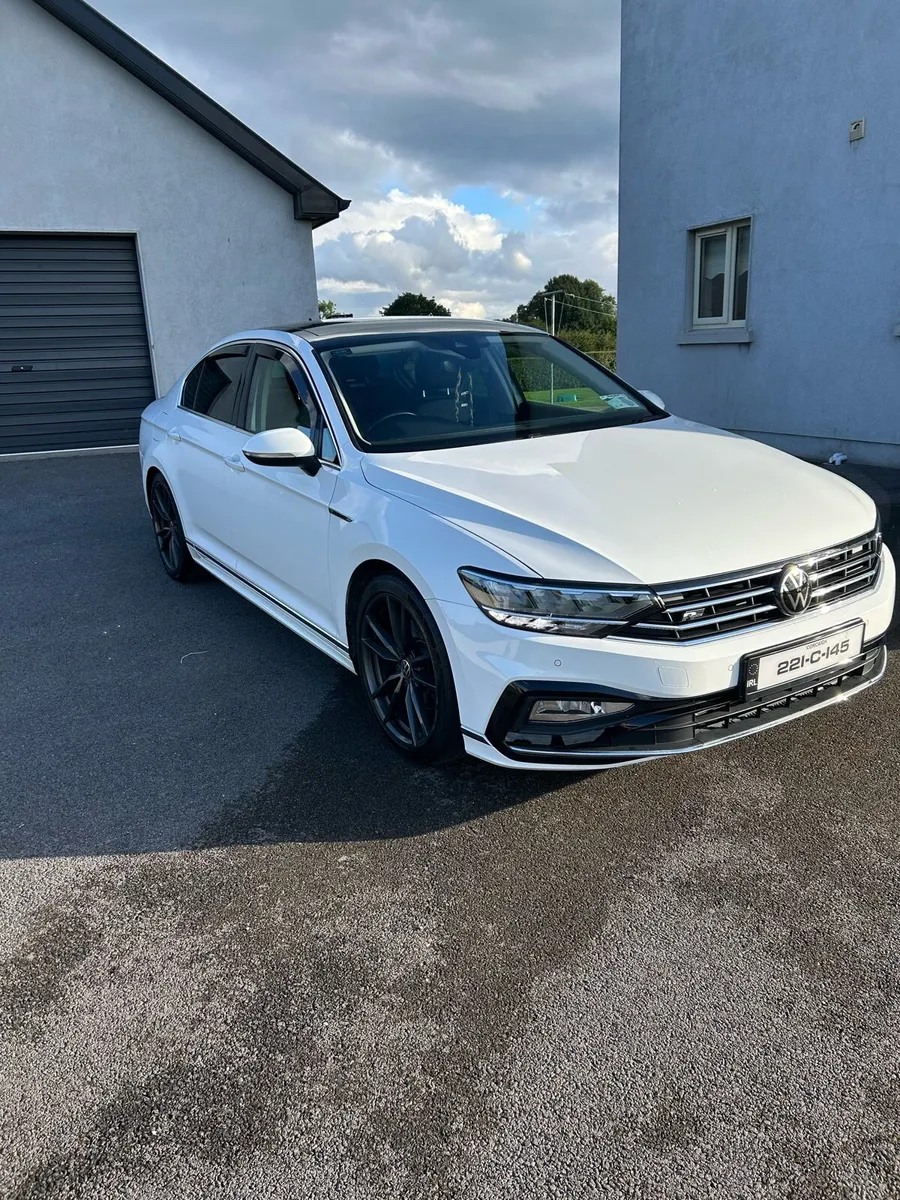 Volkswagen Passat R- Line - Image 3
