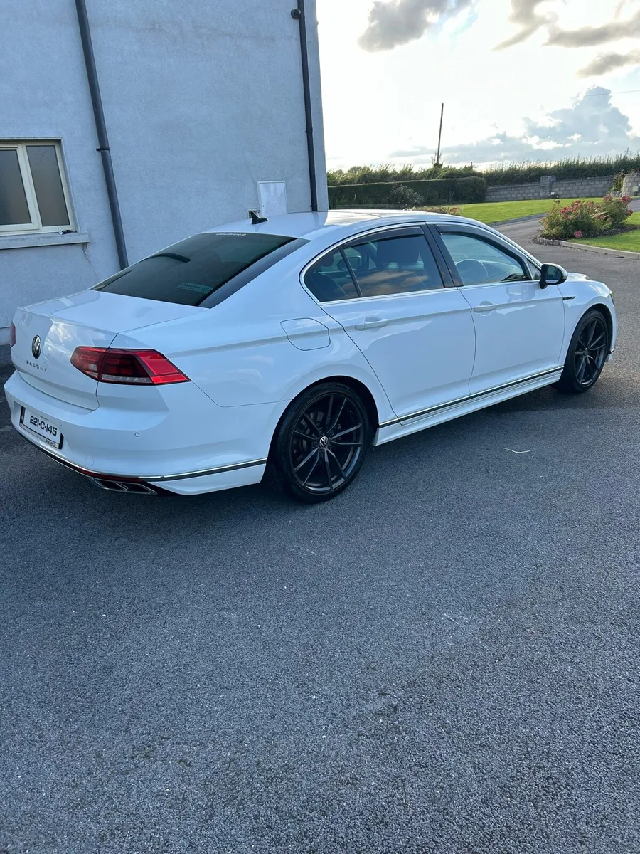 Volkswagen Passat R- Line - Image 4
