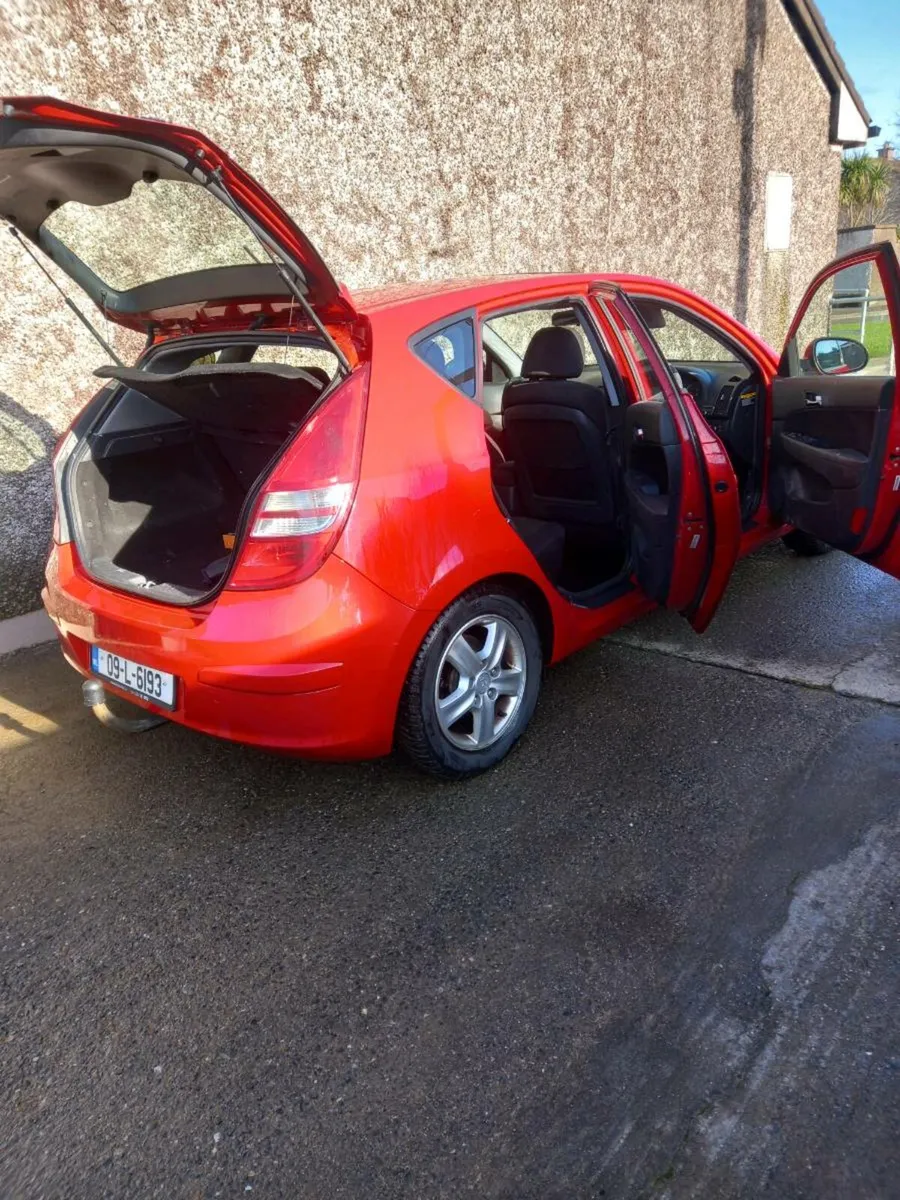 Car - Image 1