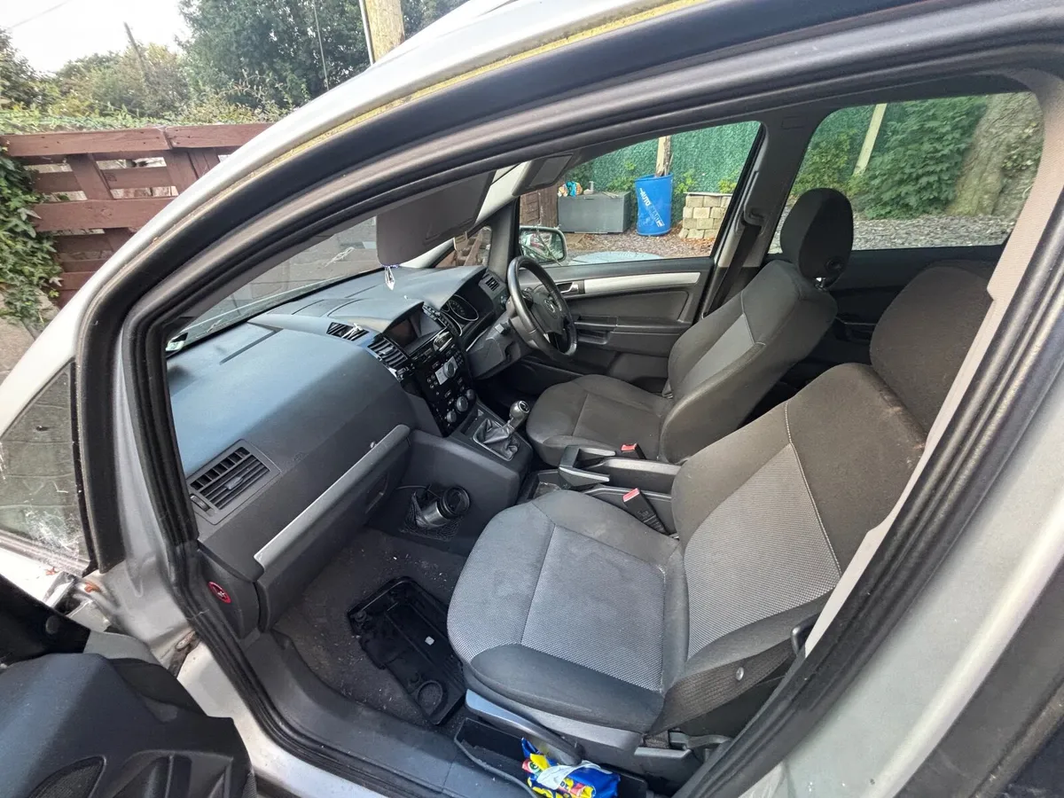 Opel zafira for parts - Image 2
