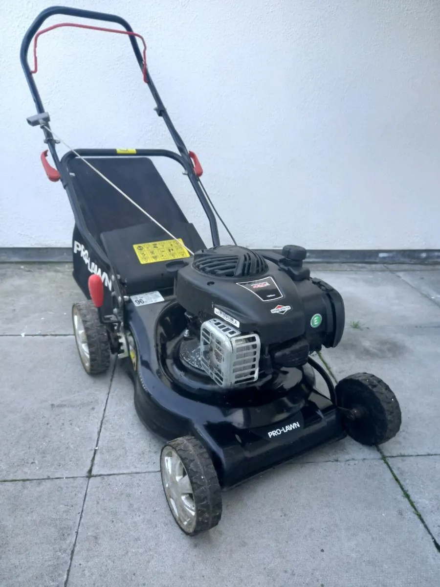 Briggs&Stratton ProLawn Mower - Image 1