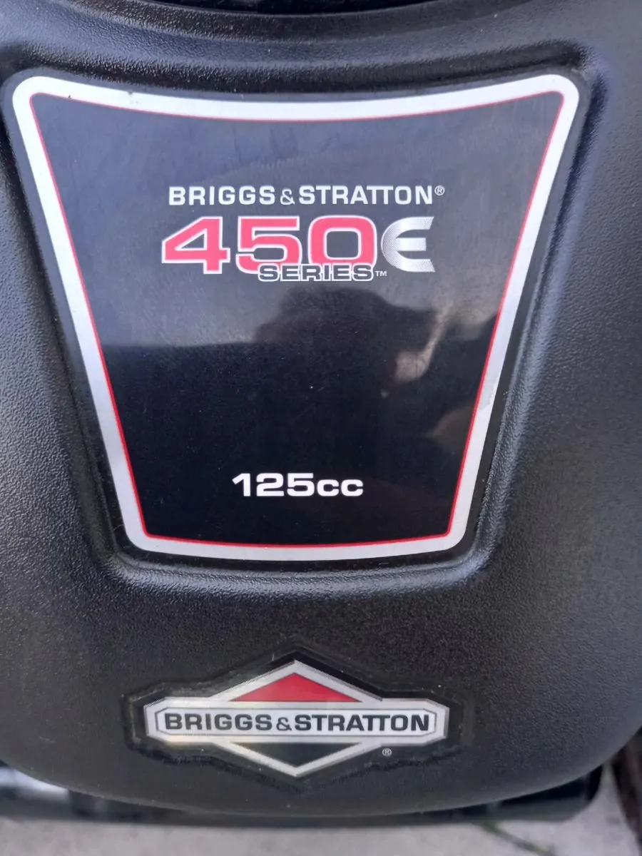 Briggs&Stratton ProLawn Mower - Image 4