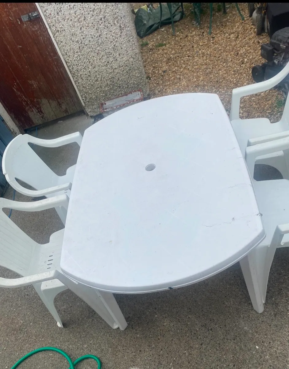 White garden table & chairs