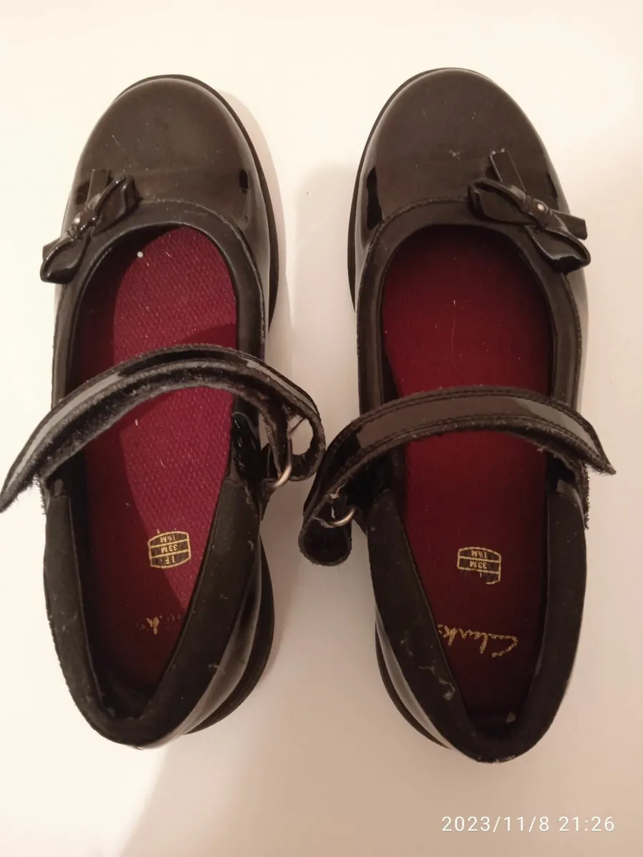 2 pairs girls shoes - Image 1