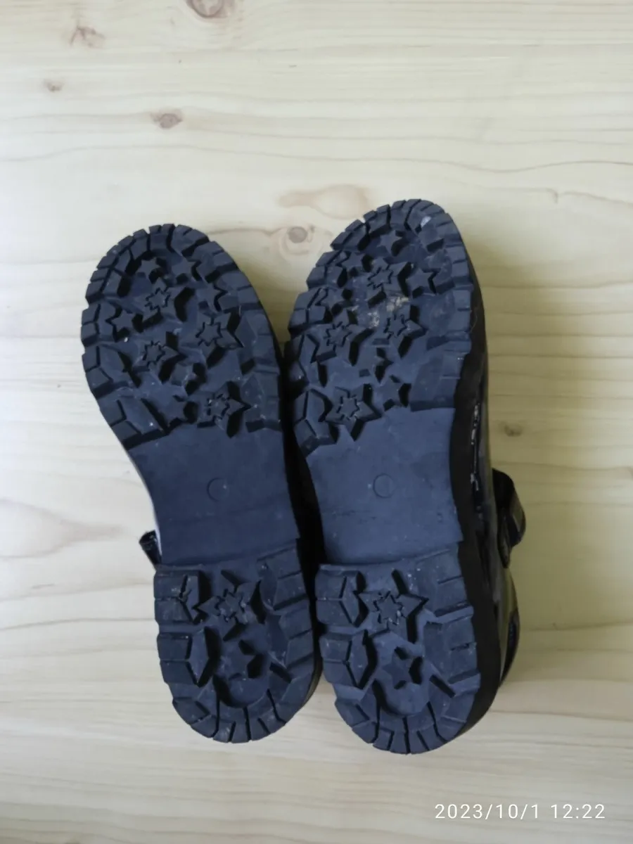 2 pairs girls shoes - Image 3