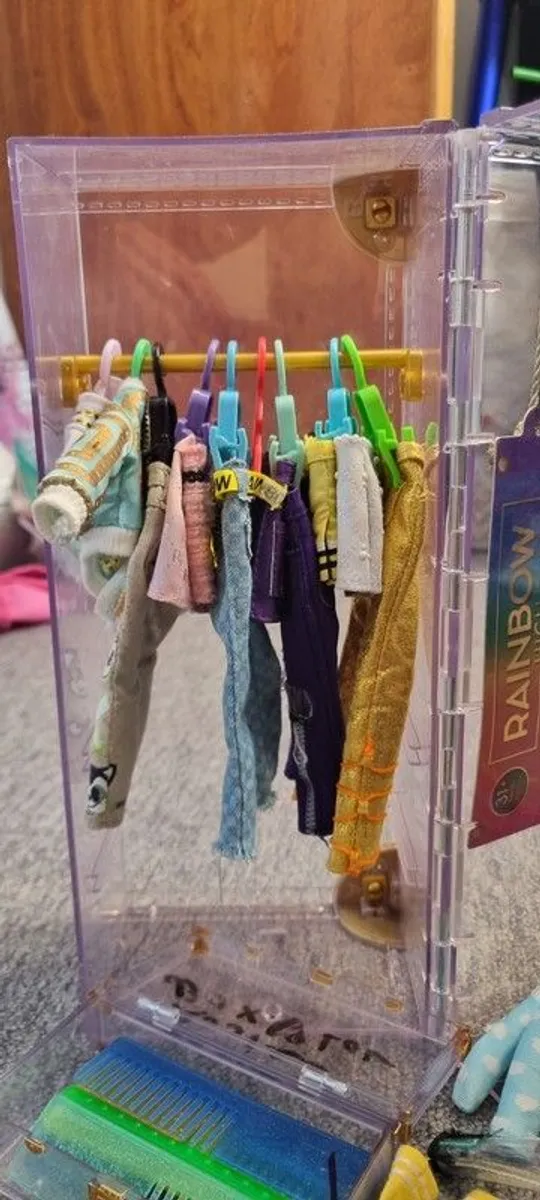Rainbow High Wardrobe plus lots of clothes accessories - Image 2