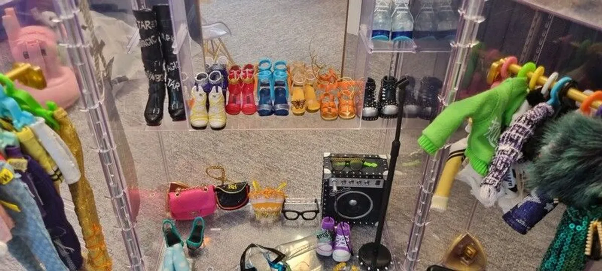 Rainbow High Wardrobe plus lots of clothes accessories - Image 3