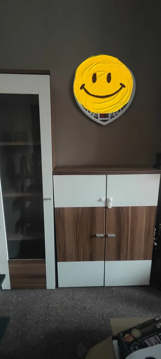 Living room units - Image 1