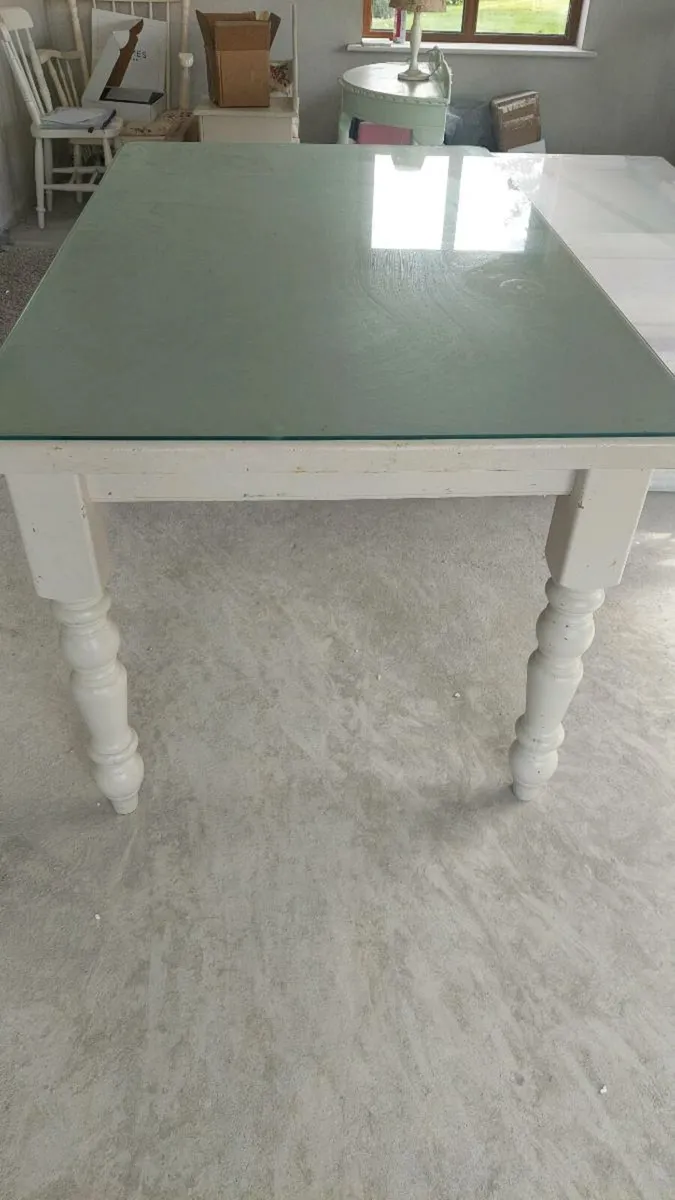 Dining table + 6 chairs - Image 1