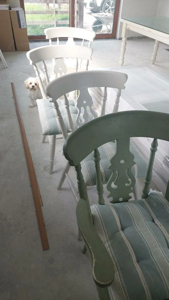 Dining table + 6 chairs - Image 2