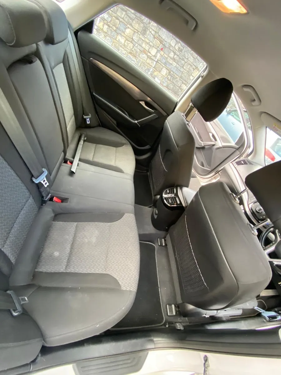 Hyundai i40 2014 - Image 2