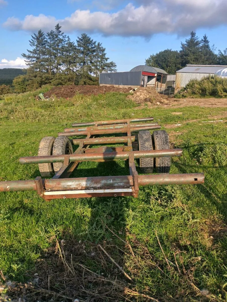 Bale carrier - Image 1