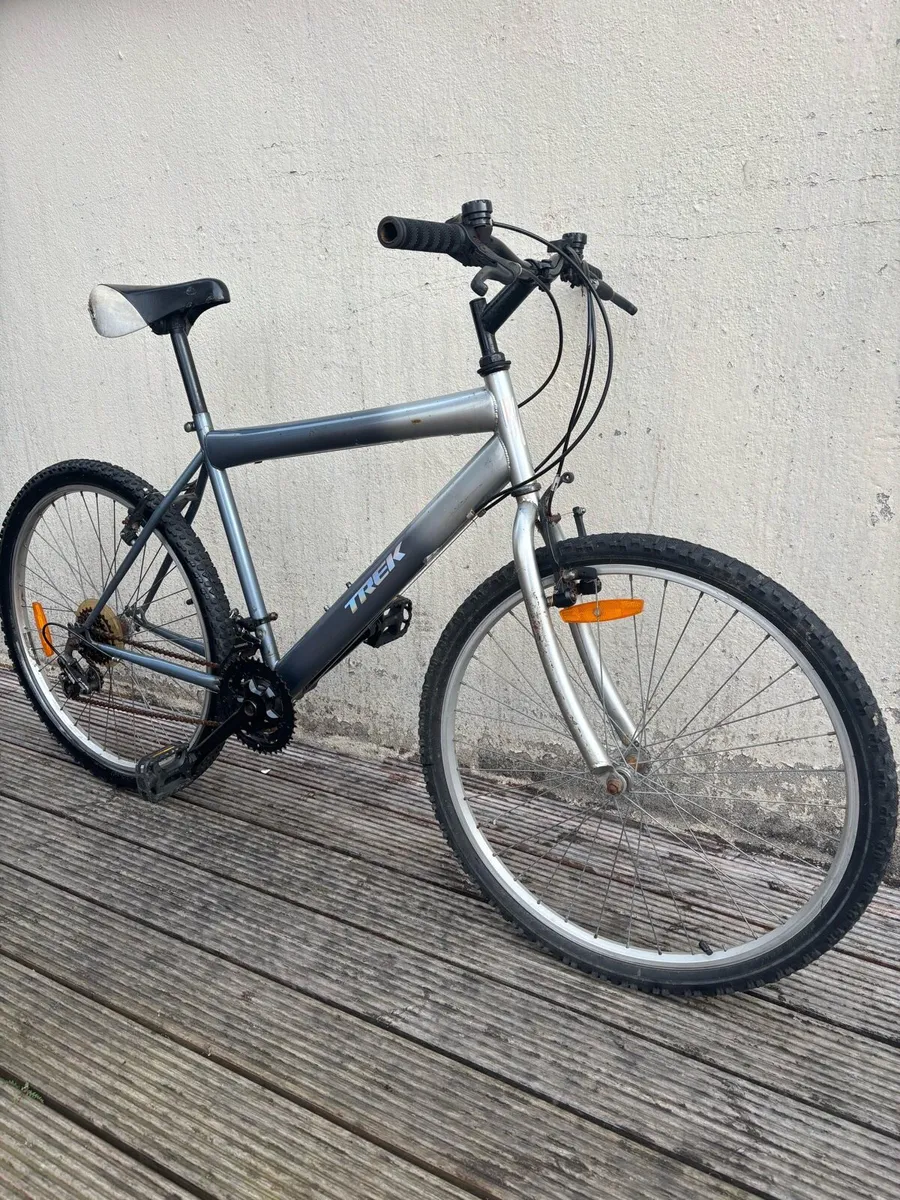 Adults bike trek 20 frame M size - Image 1