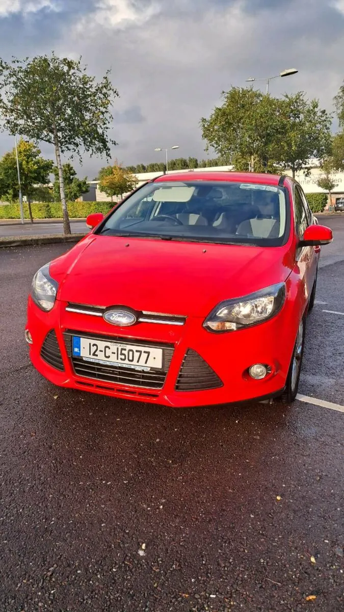 Ford Focus Zetec Red - Image 1