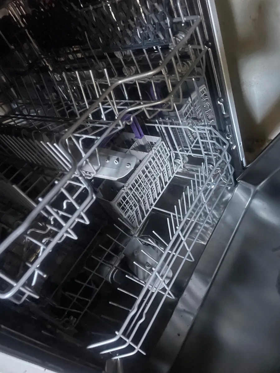 Barely used Beko dishwasher - Image 2