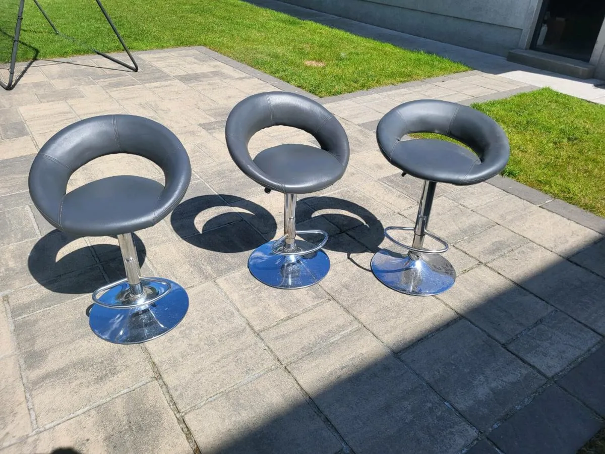 Kitchen stools - Image 1