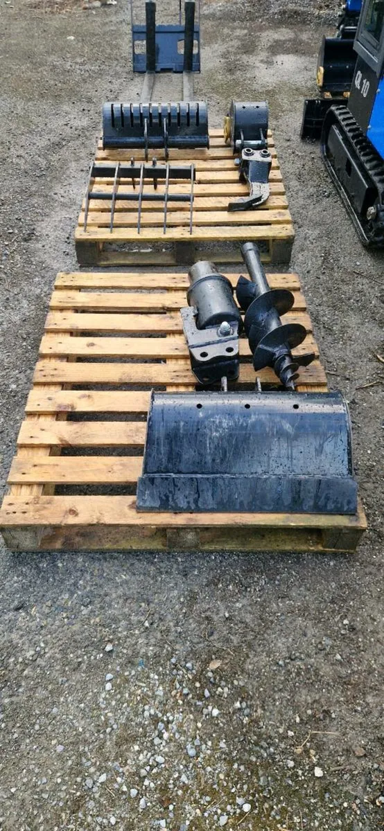 1 Ton Qilu Excavator Package w/9 Attachments - Image 2